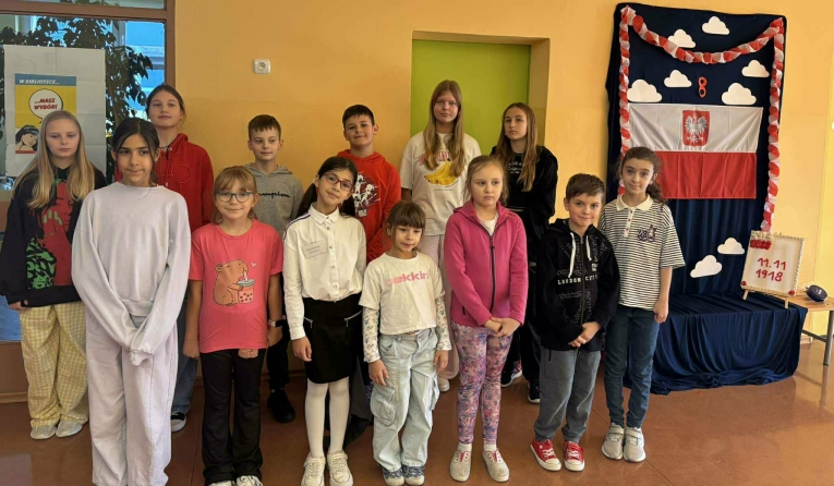 13.11 ROSTRZYGNI�CIE SZKOLENGO KONKURSU PIOSENKI PATRIOTYCZNEJ