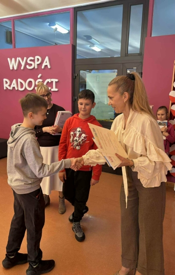 13.11 ROSTRZYGNI�CIE SZKOLENGO KONKURSU PIOSENKI PATRIOTYCZNEJ 