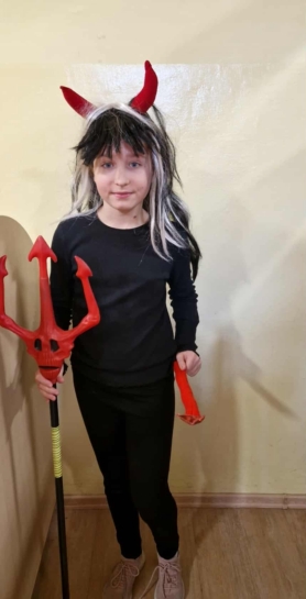 DZIE� POSTACI Z BAJEK