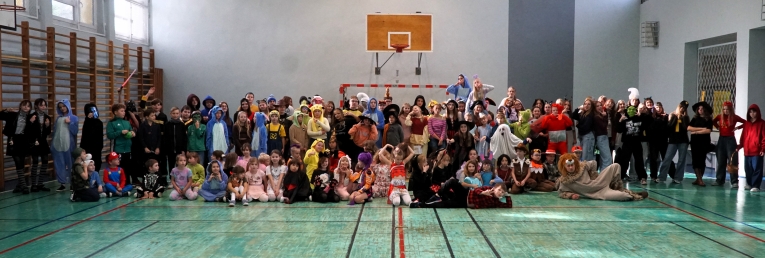 DZIE� POSTACI Z BAJEK