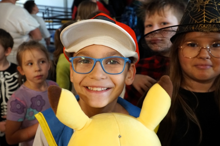 DZIE� POSTACI Z BAJEK