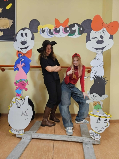 DZIE� POSTACI Z BAJEK