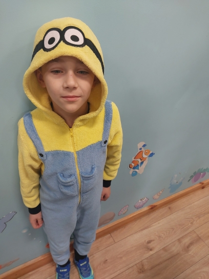 DZIE� POSTACI Z BAJEK