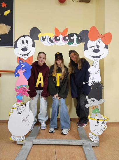 DZIE� POSTACI Z BAJEK