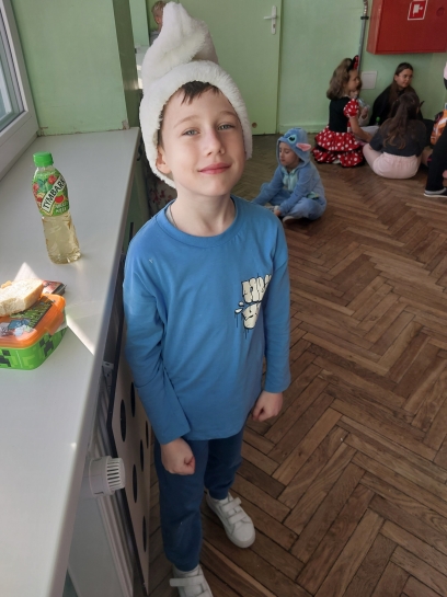 DZIE� POSTACI Z BAJEK