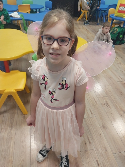 DZIE� POSTACI Z BAJEK