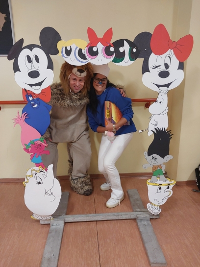 DZIE� POSTACI Z BAJEK