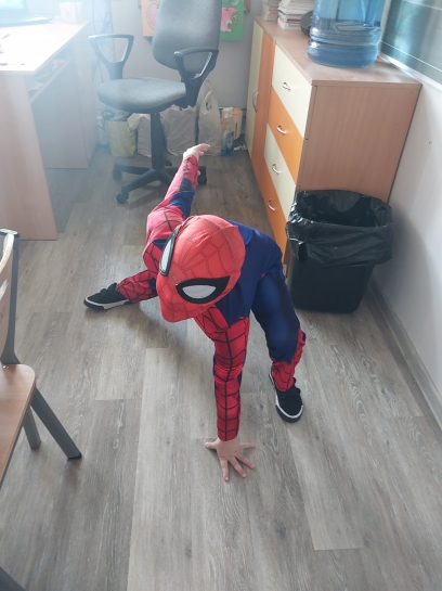 DZIE� POSTACI Z BAJEK