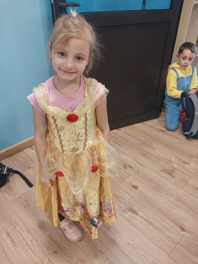 DZIE� POSTACI Z BAJEK