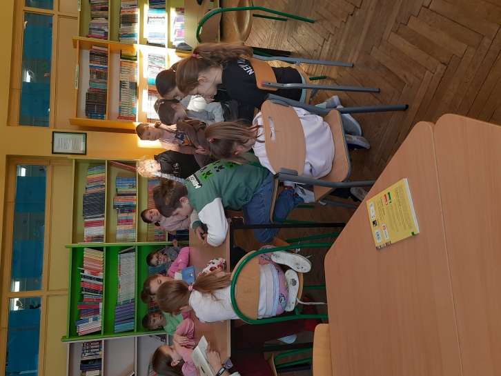 „PORANEK Z BAJKAMI”