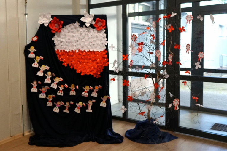 NARODOWY DZIE� NIEPODLEG�O�CI