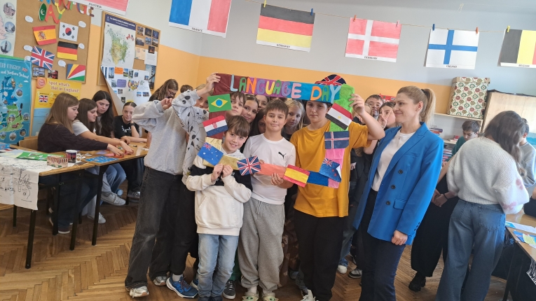 DZIE� J�ZYK�W OBCYCH