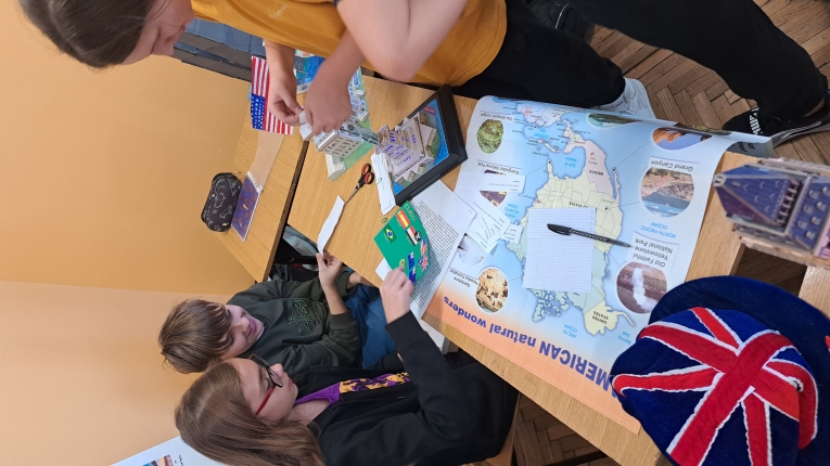 DZIE� J�ZYK�W OBCYCH