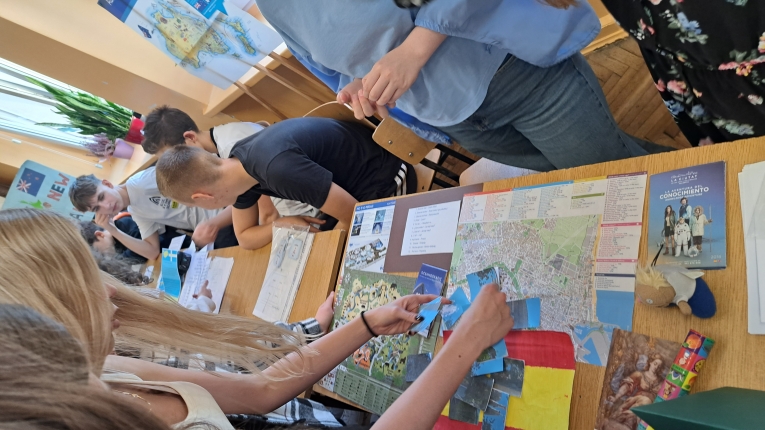 DZIE� J�ZYK�W OBCYCH