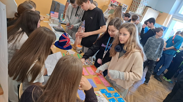 DZIE� J�ZYK�W OBCYCH