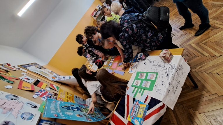 DZIE� J�ZYK�W OBCYCH