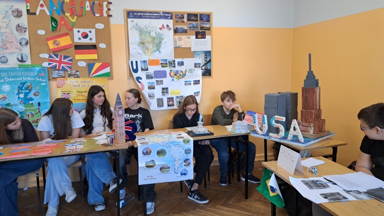 DZIE� J�ZYK�W OBCYCH