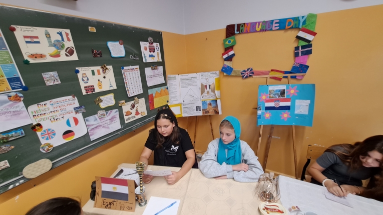 DZIE� J�ZYK�W OBCYCH