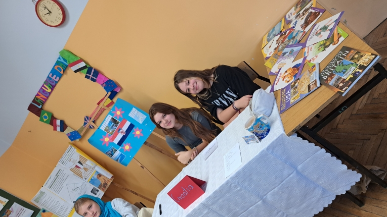 DZIE� J�ZYK�W OBCYCH