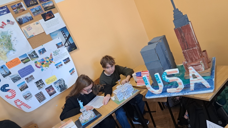 DZIE� J�ZYK�W OBCYCH