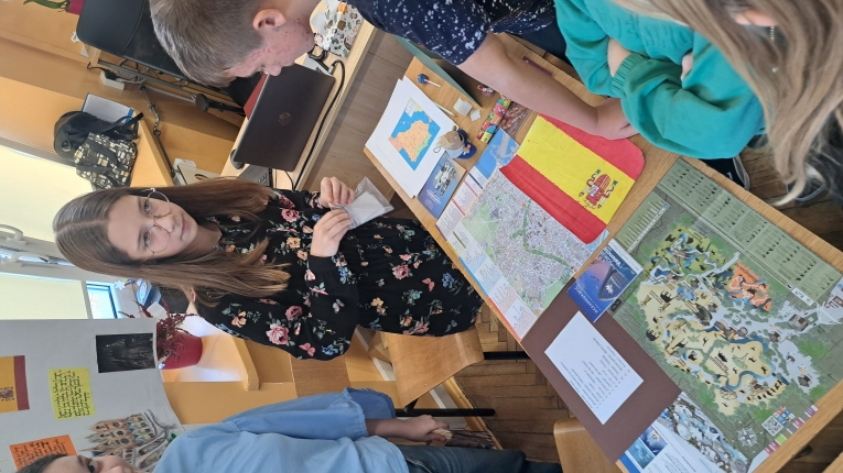 DZIE� J�ZYK�W OBCYCH