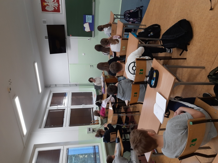 X CZYTELNICZA SZTAFETA SZKӣ 