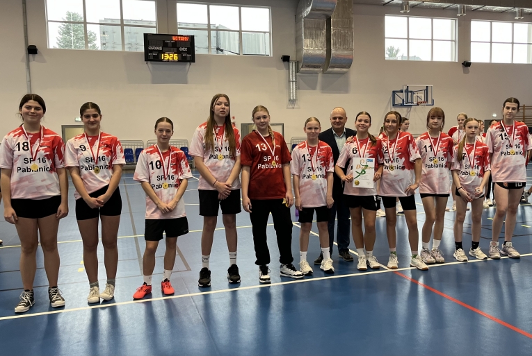 MAMY MISTRZYNIE PABIANIC W PI�CE R�CZNEJ