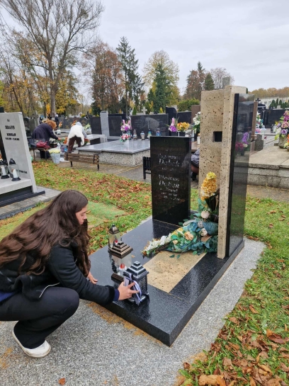 PAMI�� KT�RA TRWA...&nbsp;