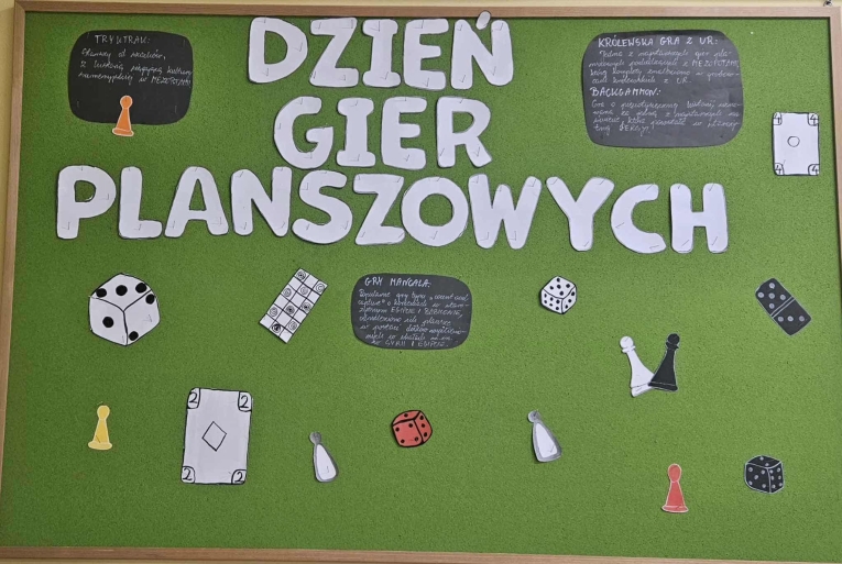 KALENDARZ �WI�T NIETYPOWYCH - PA�DZIERNIK 
