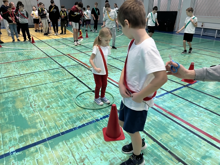 IV MIKO�AJKOWY FESTYN INTEGRACYJNO – SPORTOWY „RAZEM NA START”