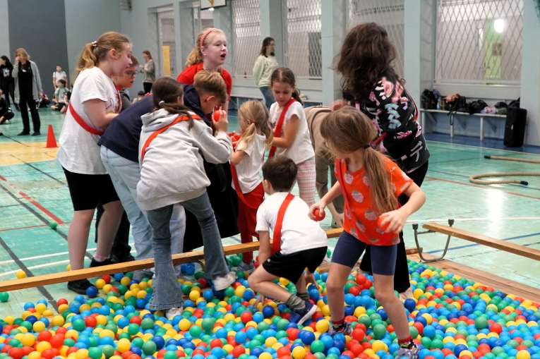 IV MIKO�AJKOWY FESTYN INTEGRACYJNO – SPORTOWY „RAZEM NA START”