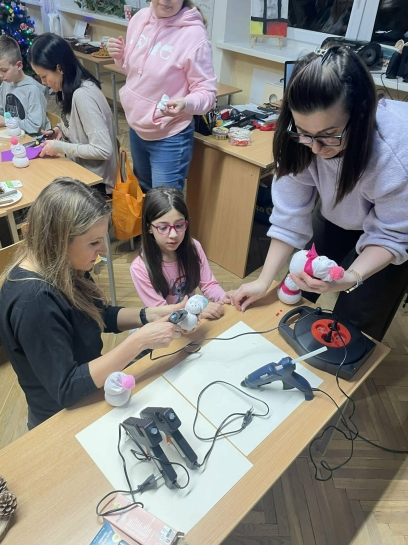 �WI�TECZNE WARSZTATY W KLASACH 2A I 2B