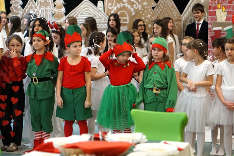 MIEJSKO - POWIATOWA WIGILIA O�WIATOWA 