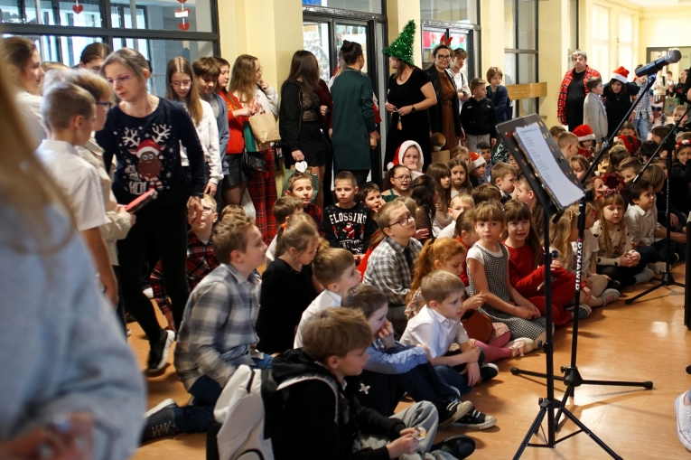 SZKOLNE KOL�DOWANIE