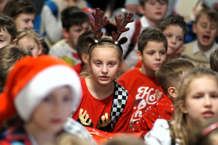 SZKOLNE KOL�DOWANIE