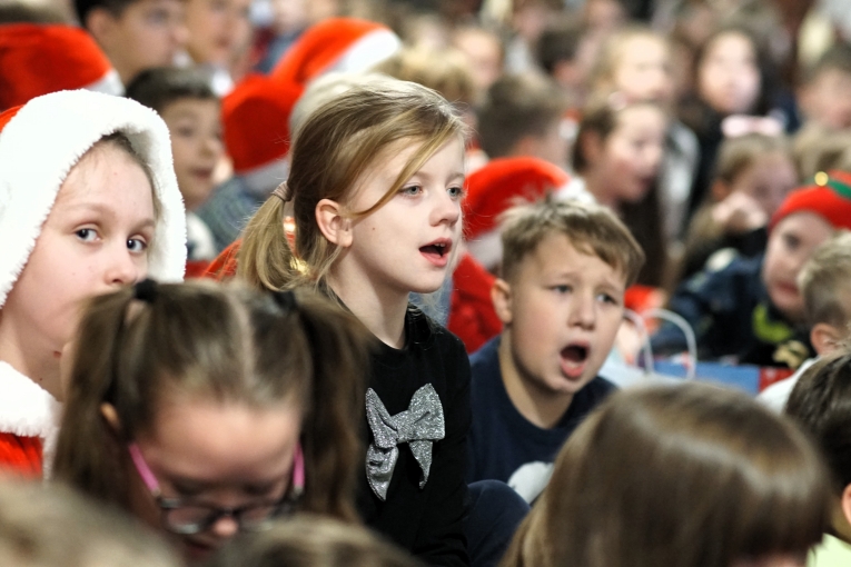 SZKOLNE KOL�DOWANIE