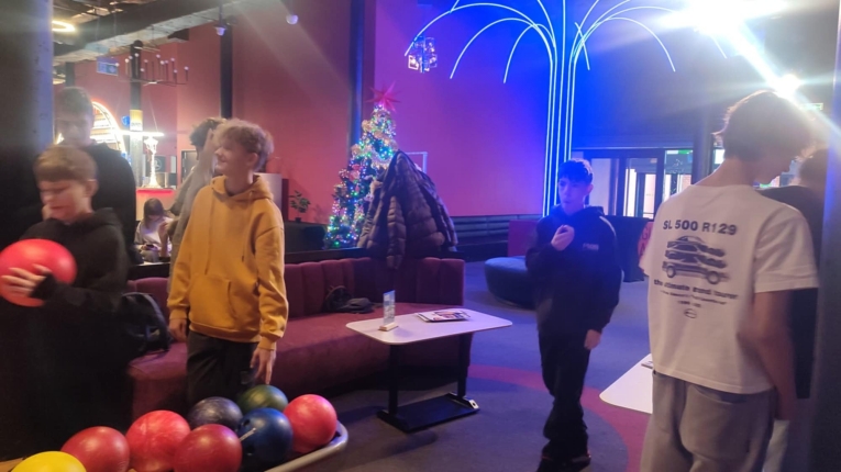 WYCIECZKA NA KR�GLE&nbsp;