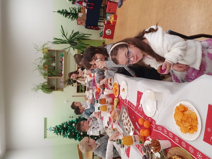 WIGILIJNE SPOTKANIE W KLASIE 5A