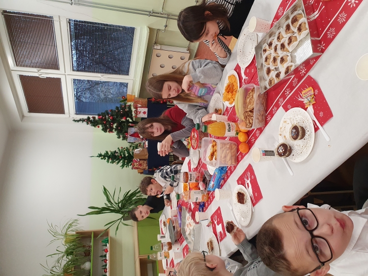 WIGILIJNE SPOTKANIE W KLASIE 5A