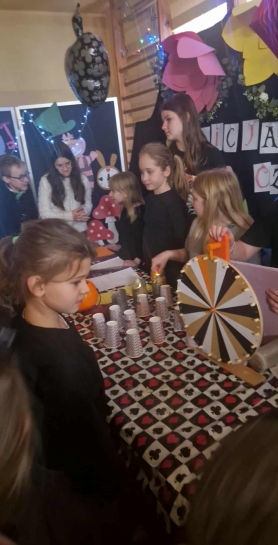 ANDRZEJKI W KRAINIE CZAR�W&nbsp;