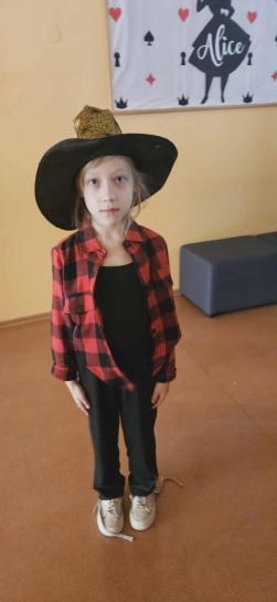 ANDRZEJKOWE CZARY W �WIETLICY – CZʦ� 2