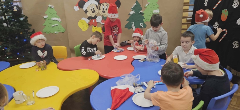 MIKO�AJKOWA ZABAWA W NASZEJ �WIETLICY!