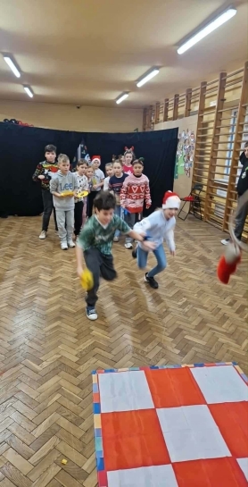 MIKO�AJKOWA ZABAWA W NASZEJ �WIETLICY!