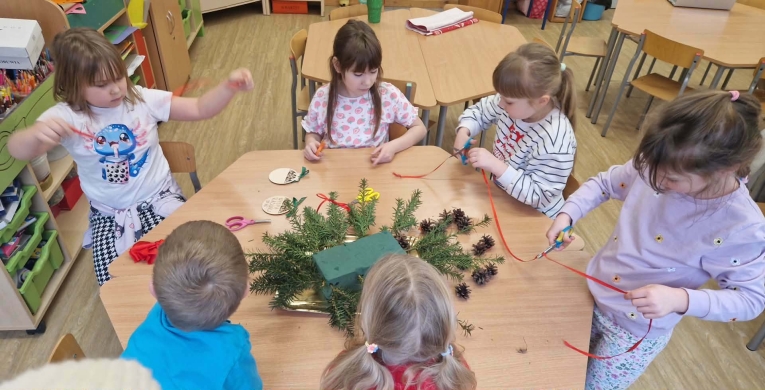 POZNAJEMY ZWYCZAJE �WI�TECZNE I NOWOROCZNE W �WIETLICY&nbsp;