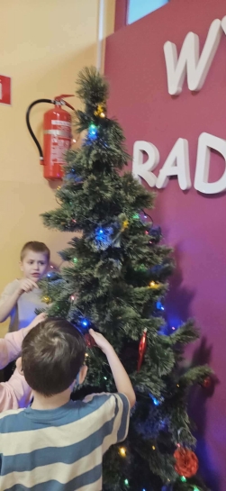 POZNAJEMY ZWYCZAJE �WI�TECZNE I NOWOROCZNE W �WIETLICY&nbsp;