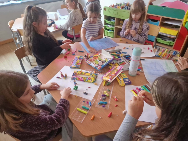 POZNAJEMY ZWYCZAJE �WI�TECZNE I NOWOROCZNE W �WIETLICY&nbsp;