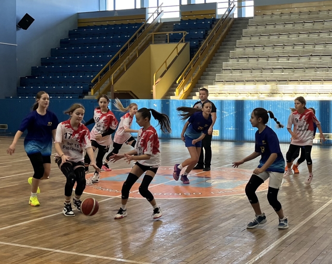 POWIATOWE IGRZYSKA DZIECI W KOSZYK�WCE