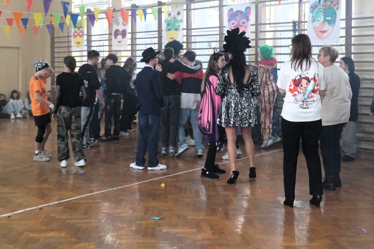 BAL KARNAWA�OWY W NASZEJ SZKOLE