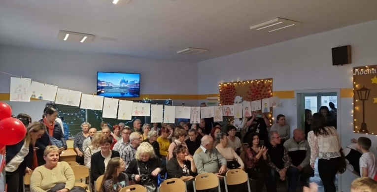 DZIE� BABCI I DZIADKA W KLASIE 1D