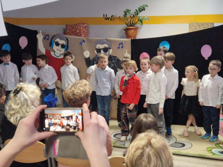 PRZEDSTAWIENIE Z OKAZJI DNIA BABCI I DZIADKA&nbsp;